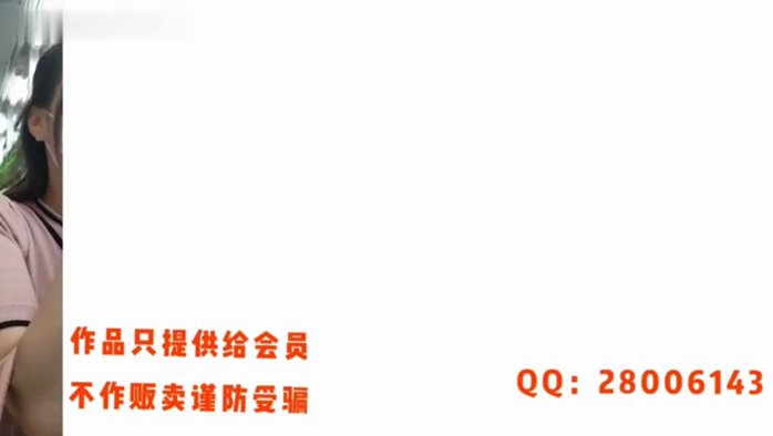 【地铁真实猥亵】齐叔技高人胆大，居然顶一对情侣，男朋友就在旁边，顶上去了