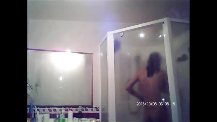 《精彩 泄密》很有品味的高颜值女大学生合租房被人渣男室友偸拍洗澡好几次身材那也是不可挑剔的好~视频~3 new
