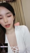 徐婉婉用假阳具自慰到喷水